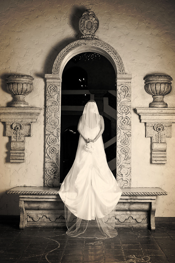 portrait of bride - photo by Houston based wedding photographer Adam Nyholt